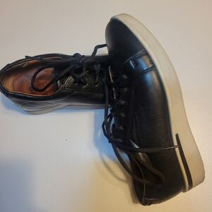 Kenneth Cole Gentle Souls Haddie Black Leather Sneakers. Size 7.5